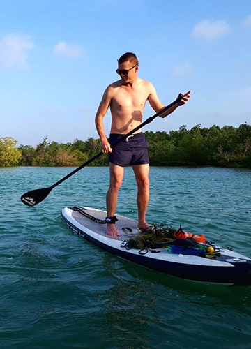 STAND UP PADDLING